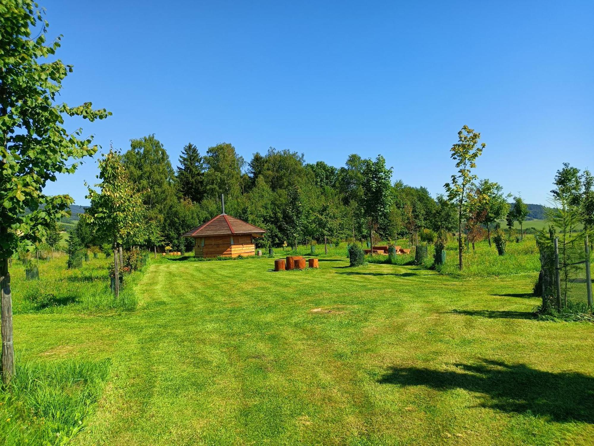 ホテル Treehous Sneznik S Wellness Dolní Morava エクステリア 写真