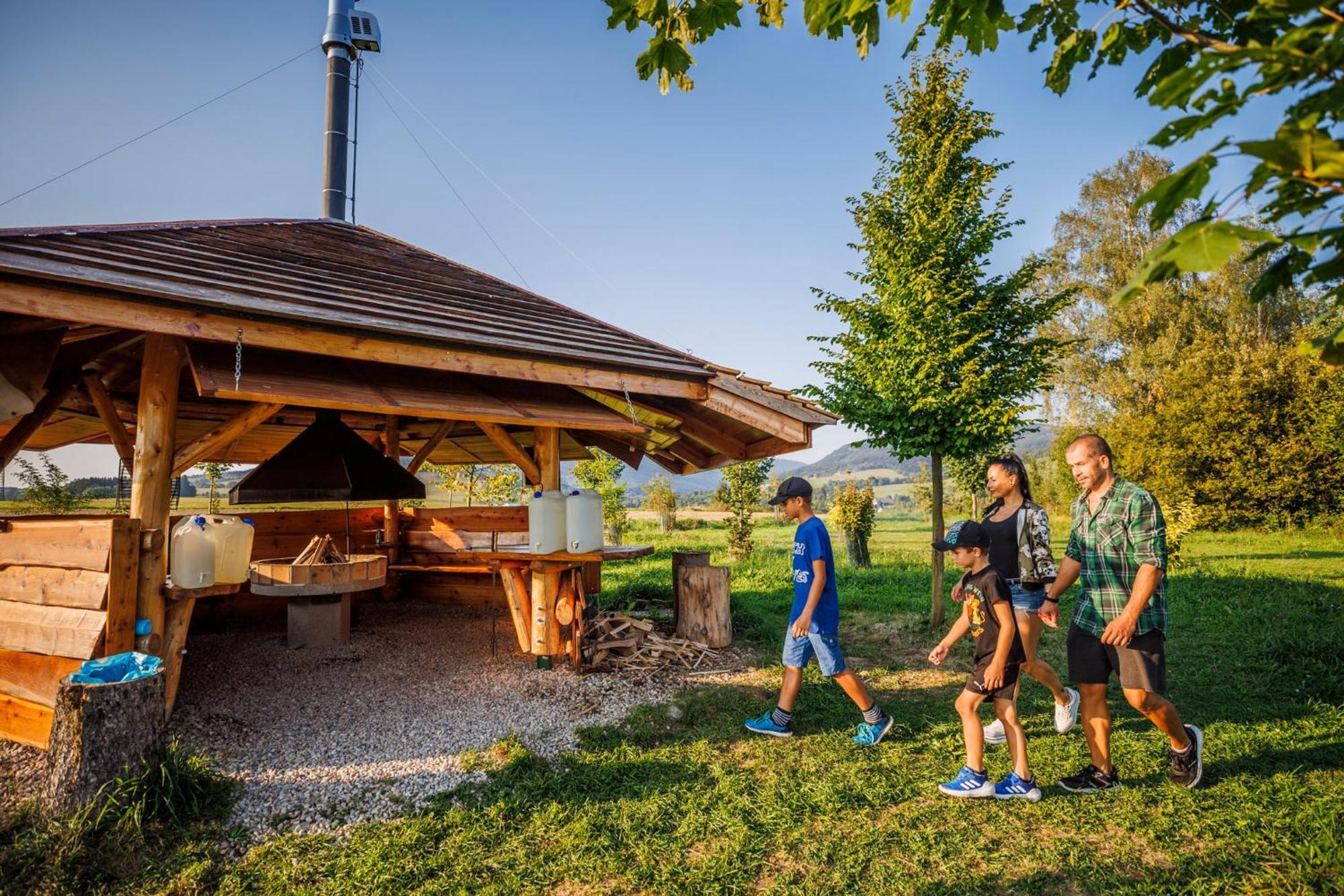 ホテル Treehous Sneznik S Wellness Dolní Morava エクステリア 写真